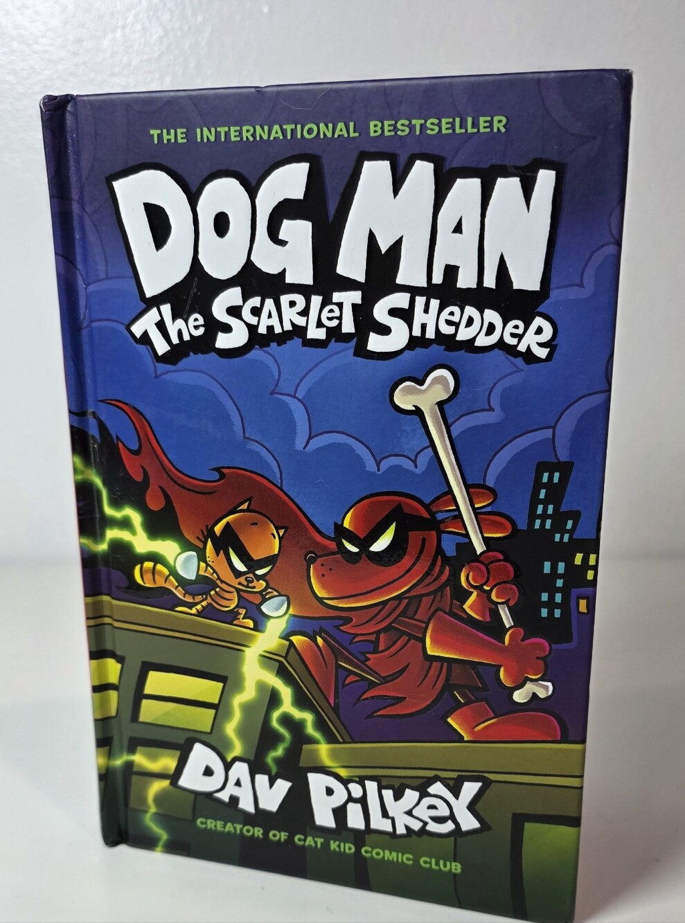 Dog Man The Scarlet Shedder - Blue Comic Hardcover